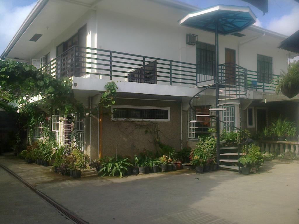 Charm Guest House Puerto Princesa Exterior foto