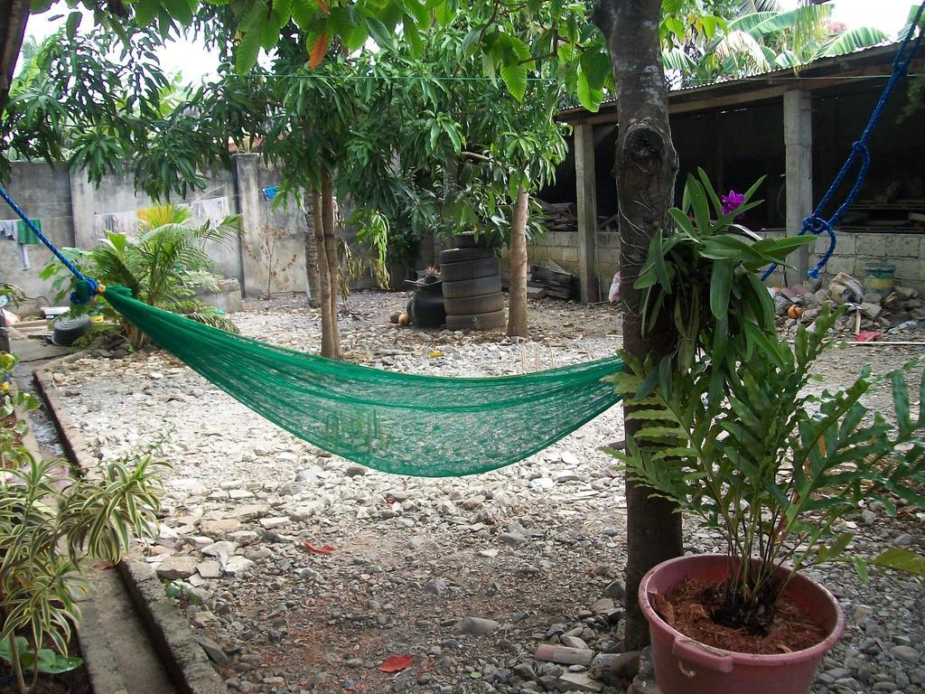 Charm Guest House Puerto Princesa Exterior foto