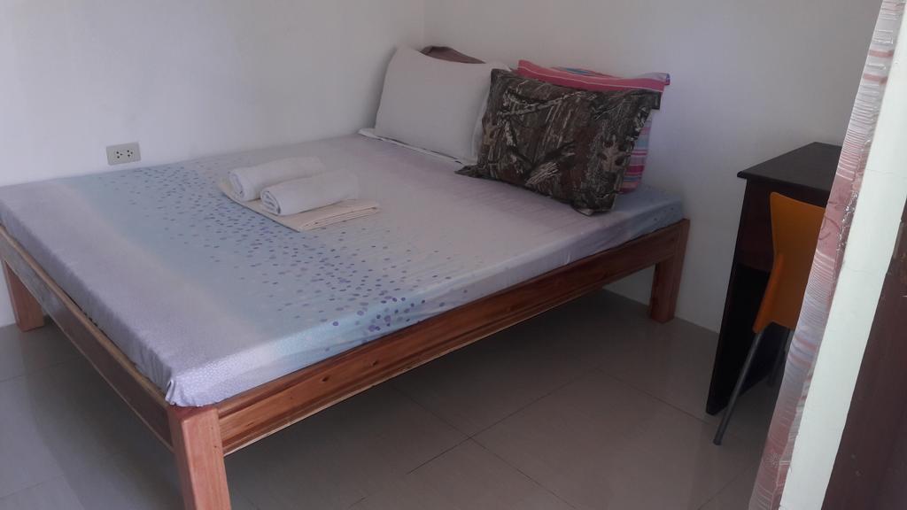 Charm Guest House Puerto Princesa Exterior foto