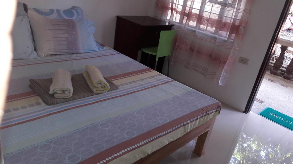 Charm Guest House Puerto Princesa Exterior foto