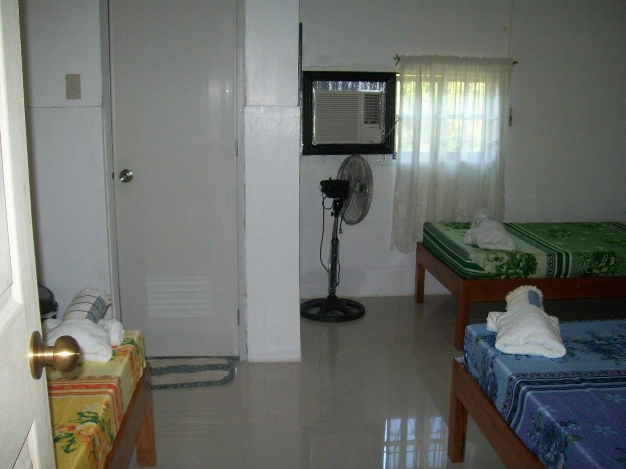 Charm Guest House Puerto Princesa Exterior foto